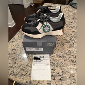 **RESALE** New Balance 327 Black Moonbeam (W) (Size 6W) never worn.
